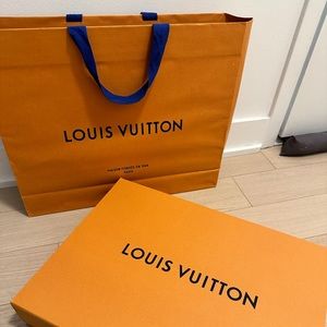 Original Louis Vuitton Box + Dust bag + shopping Bag (that fits a Neverfull MM)